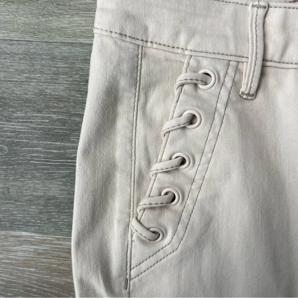 High-Rise Grommet Slim Crop Jean Pants Bone Size 0 WHBM-White House Black Market - Picture 11 of 13